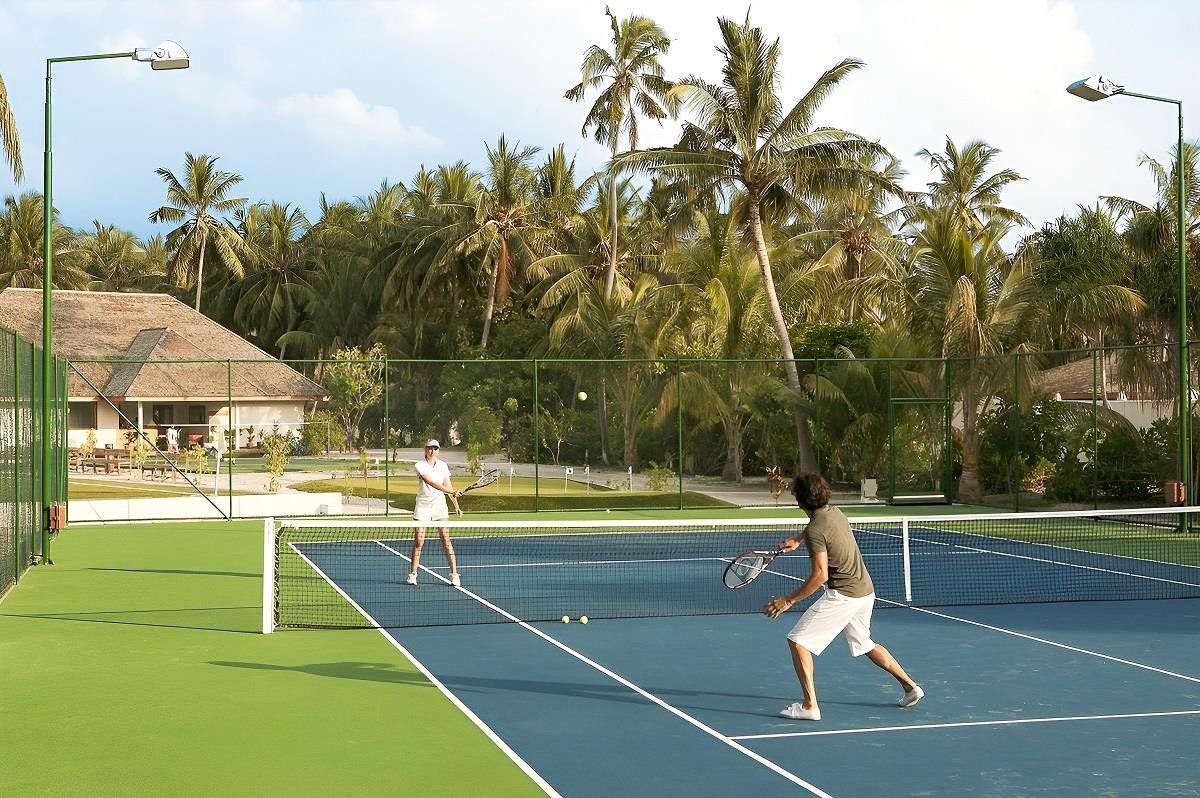 Vilamendhoo Island Resort & Spa 17