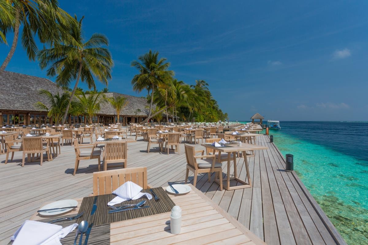 Vilamendhoo Island Resort & Spa 22