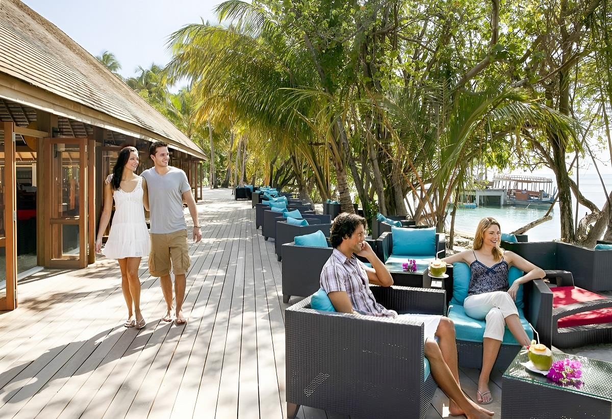 Vilamendhoo Island Resort & Spa 23