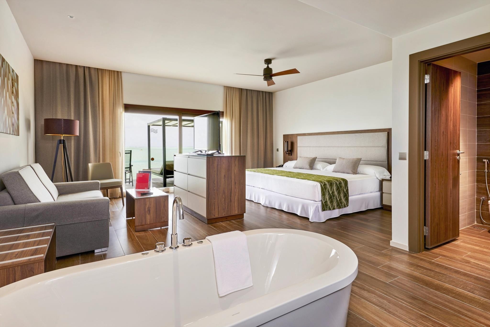 Hotel Riu Atoll