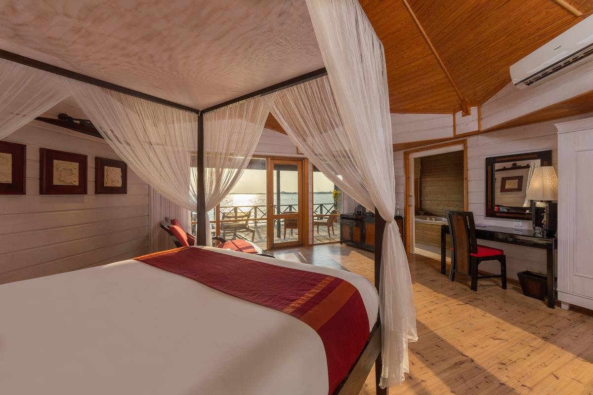 Komandoo Island Resort & Spa
