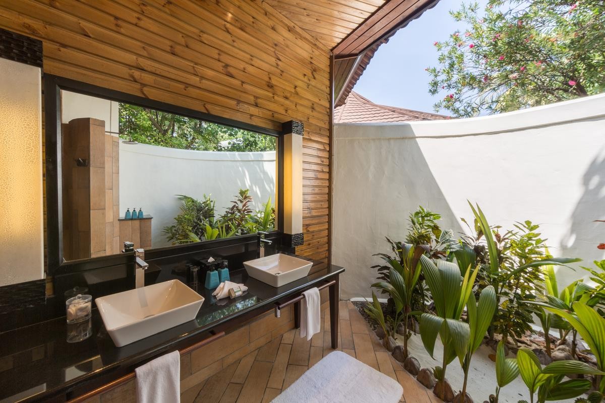 Komandoo Island Resort & Spa