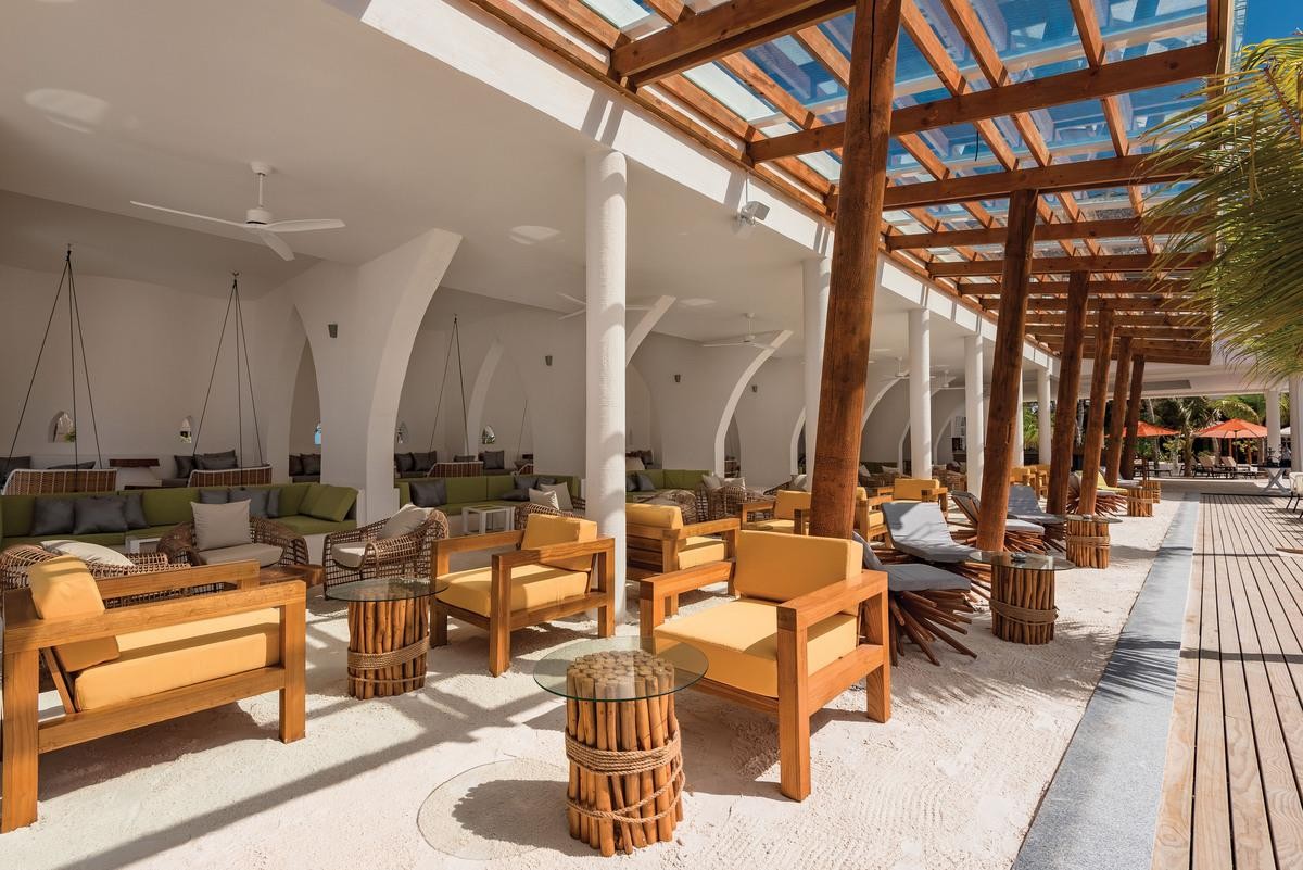 OBLU SELECT Sangeli