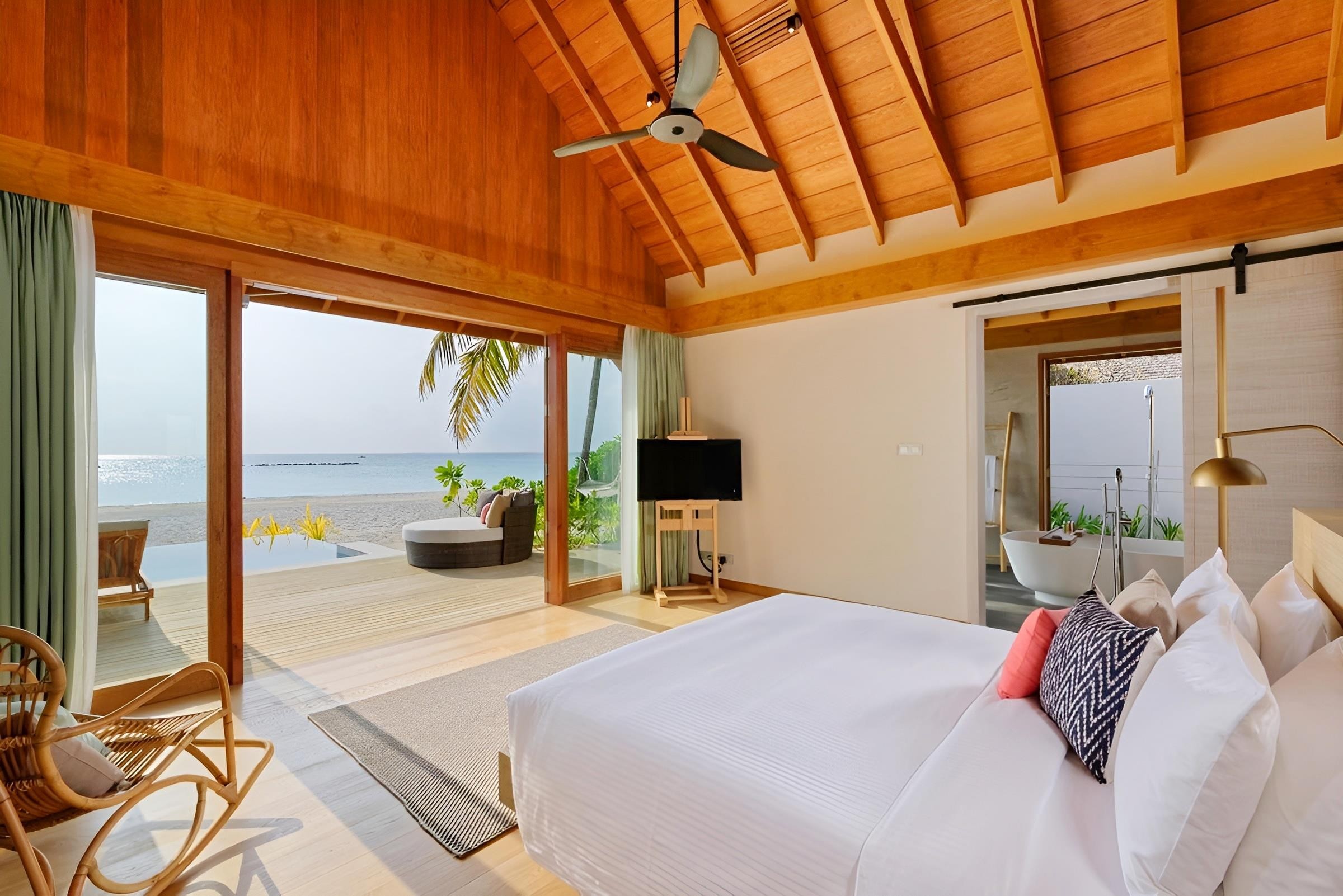 Emerald Faarufushi Resort & Spa