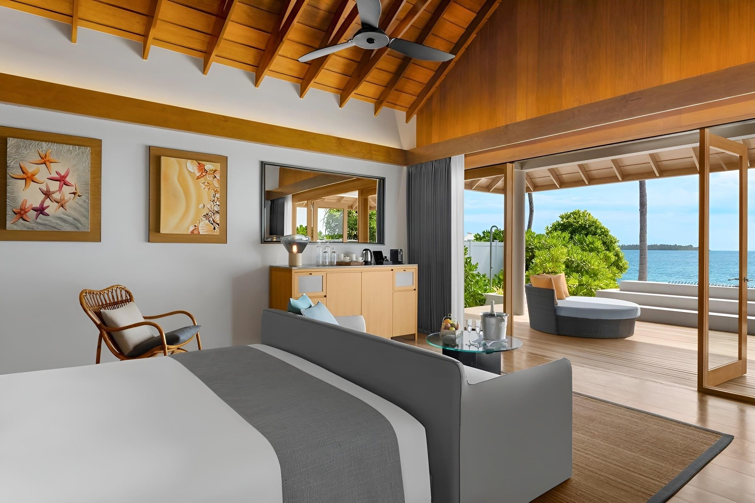 Emerald Faarufushi Resort & Spa
