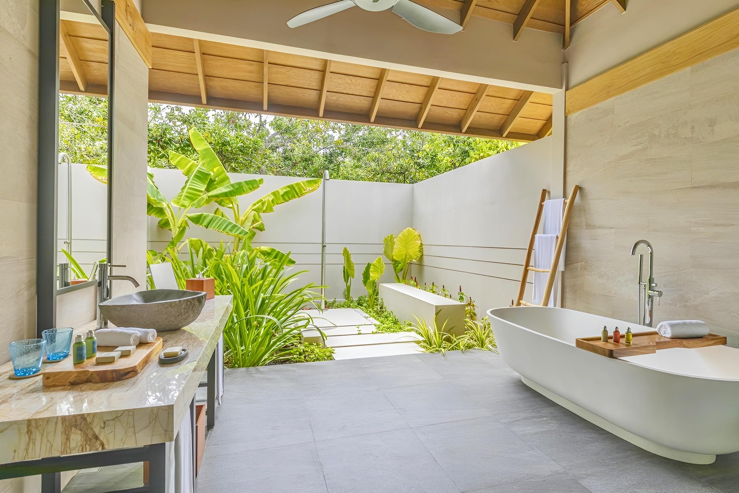 Emerald Faarufushi Resort & Spa
