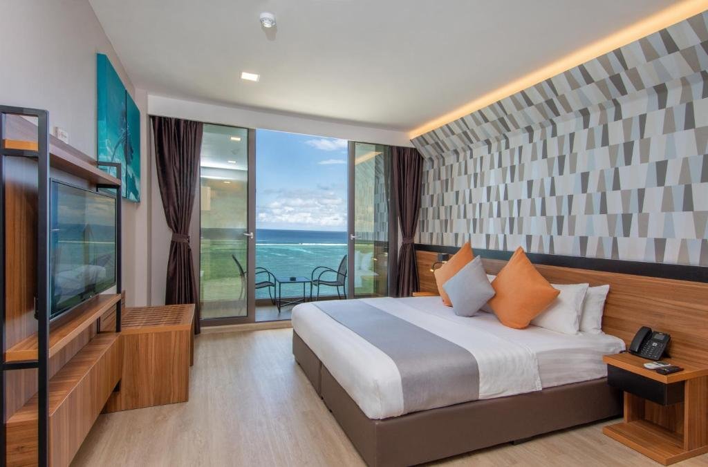 Triton Prestige Seaview & Spa