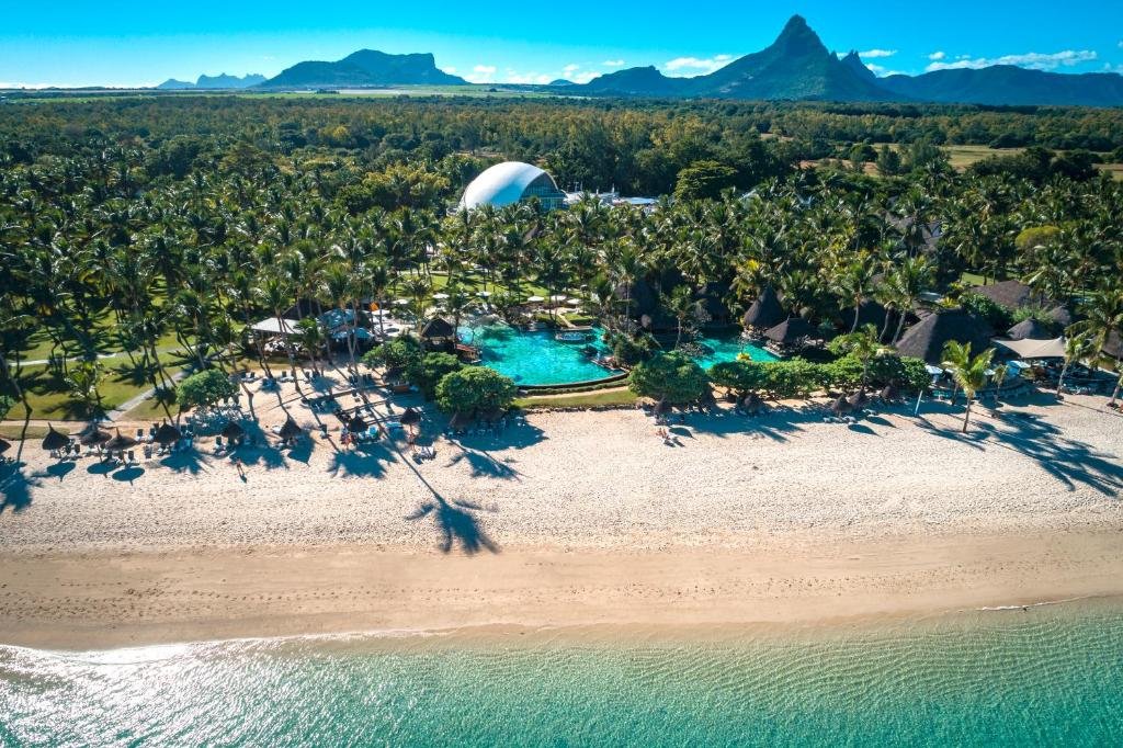 La Pirogue, A Sun Resort