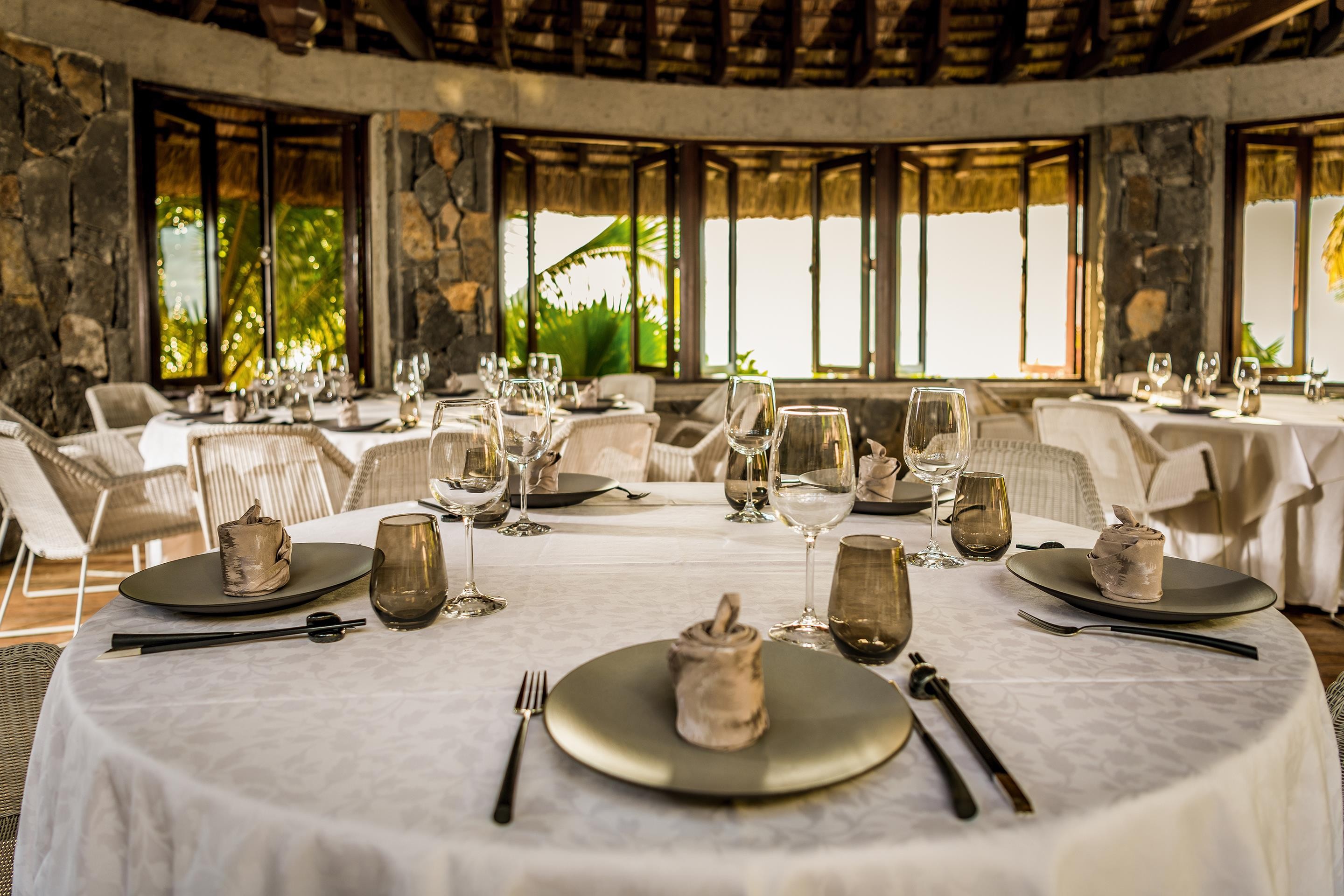 Dinarobin Beachcomber 18