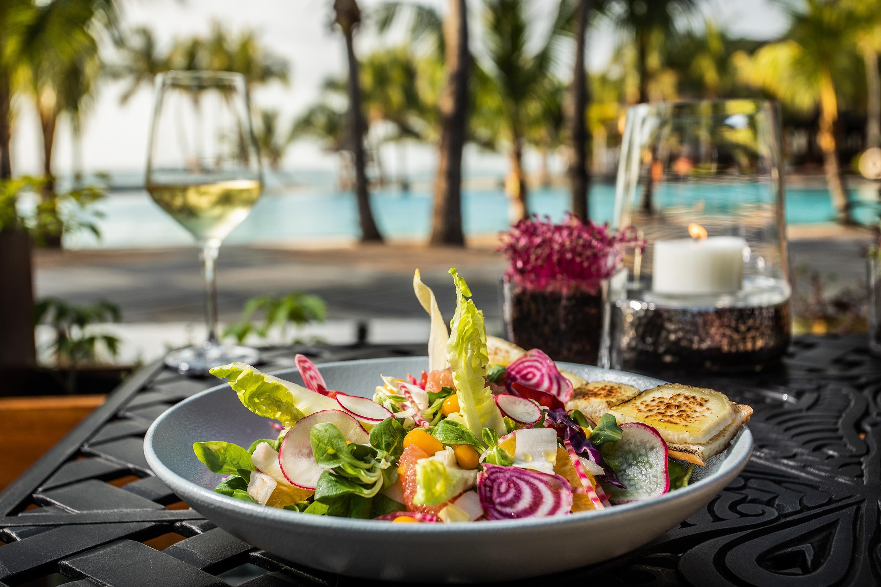 Dinarobin Beachcomber 25