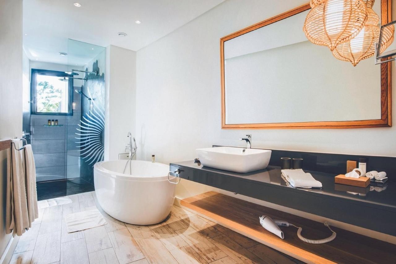 Victoria Beachcomber Resort & Spa For 2