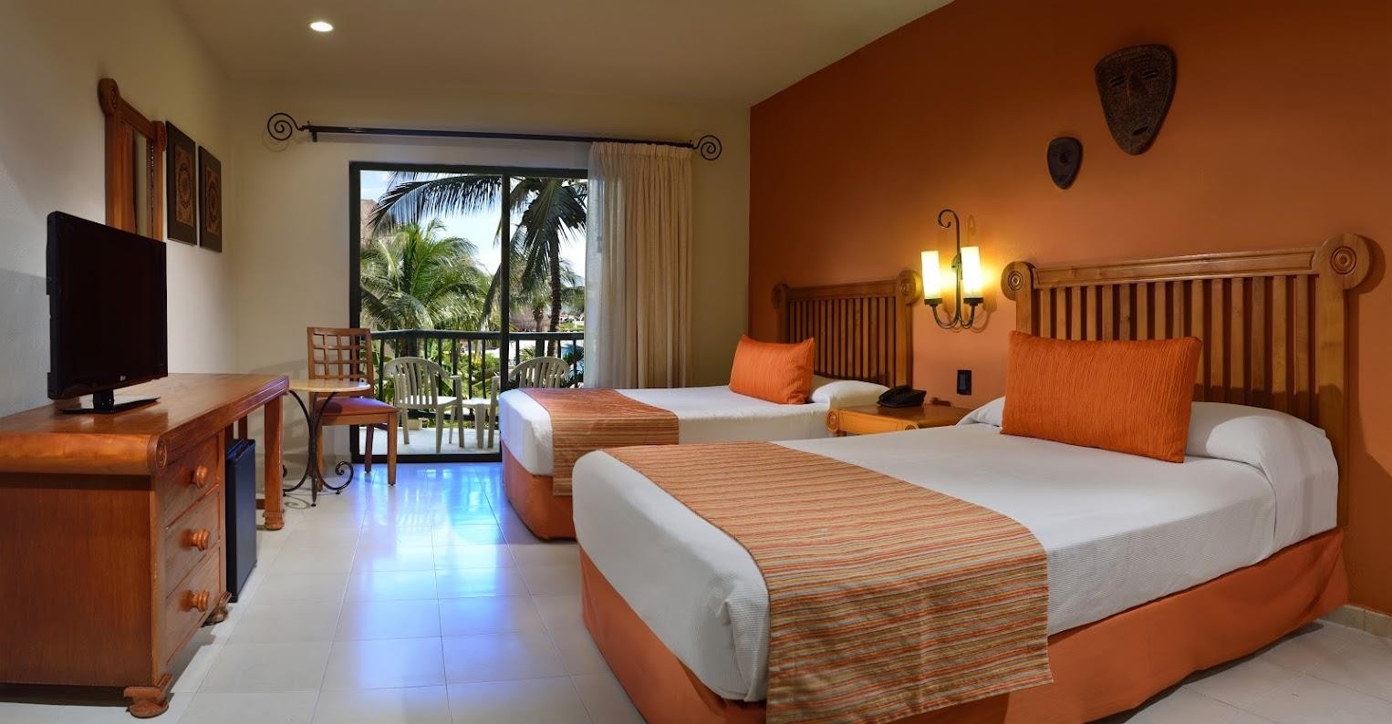 Catalonia Yucatán Beach 10