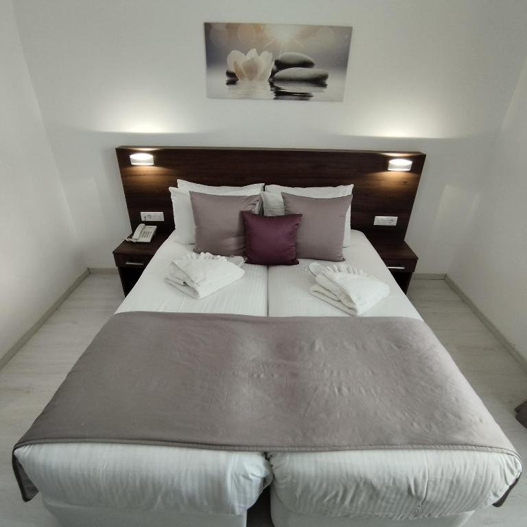 Revelion Atena Hotel International