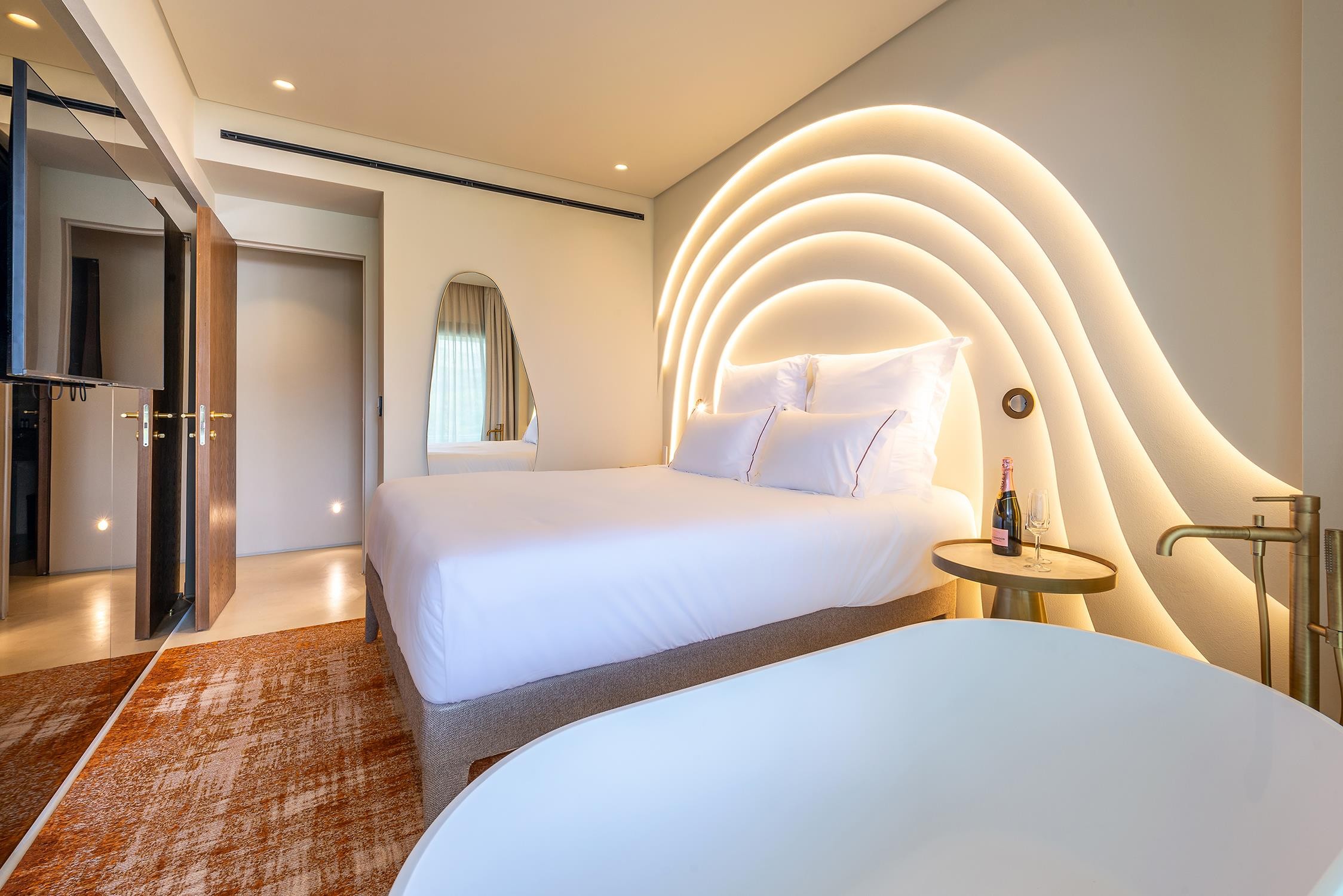 Isla Brown Corinthia, Curio Collection by Hilton 10