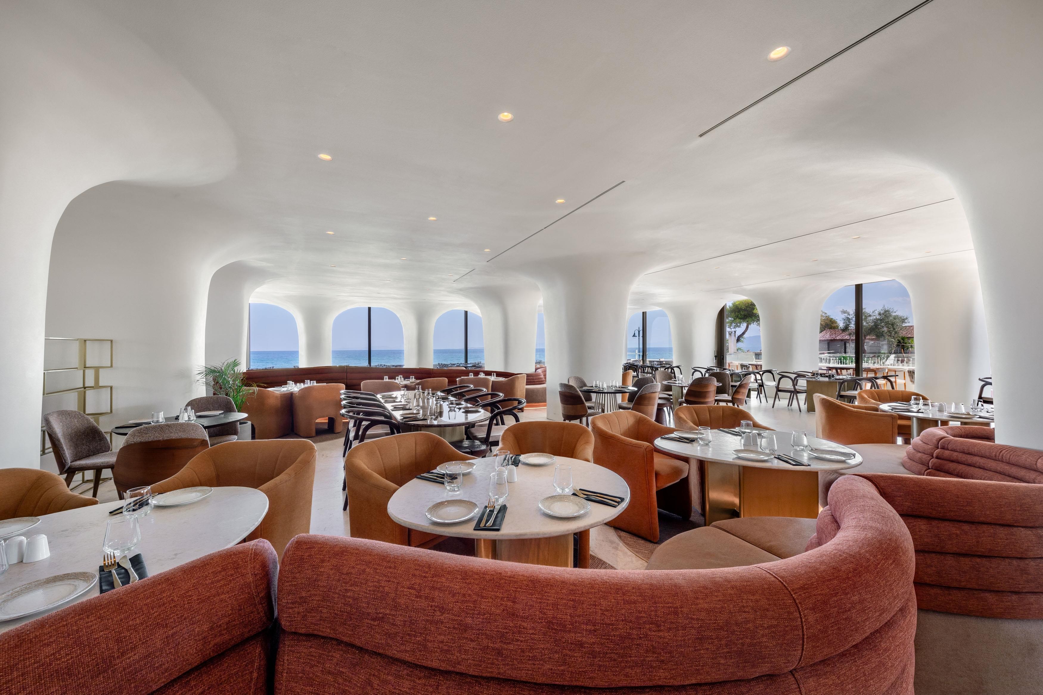 Isla Brown Corinthia, Curio Collection by Hilton 14