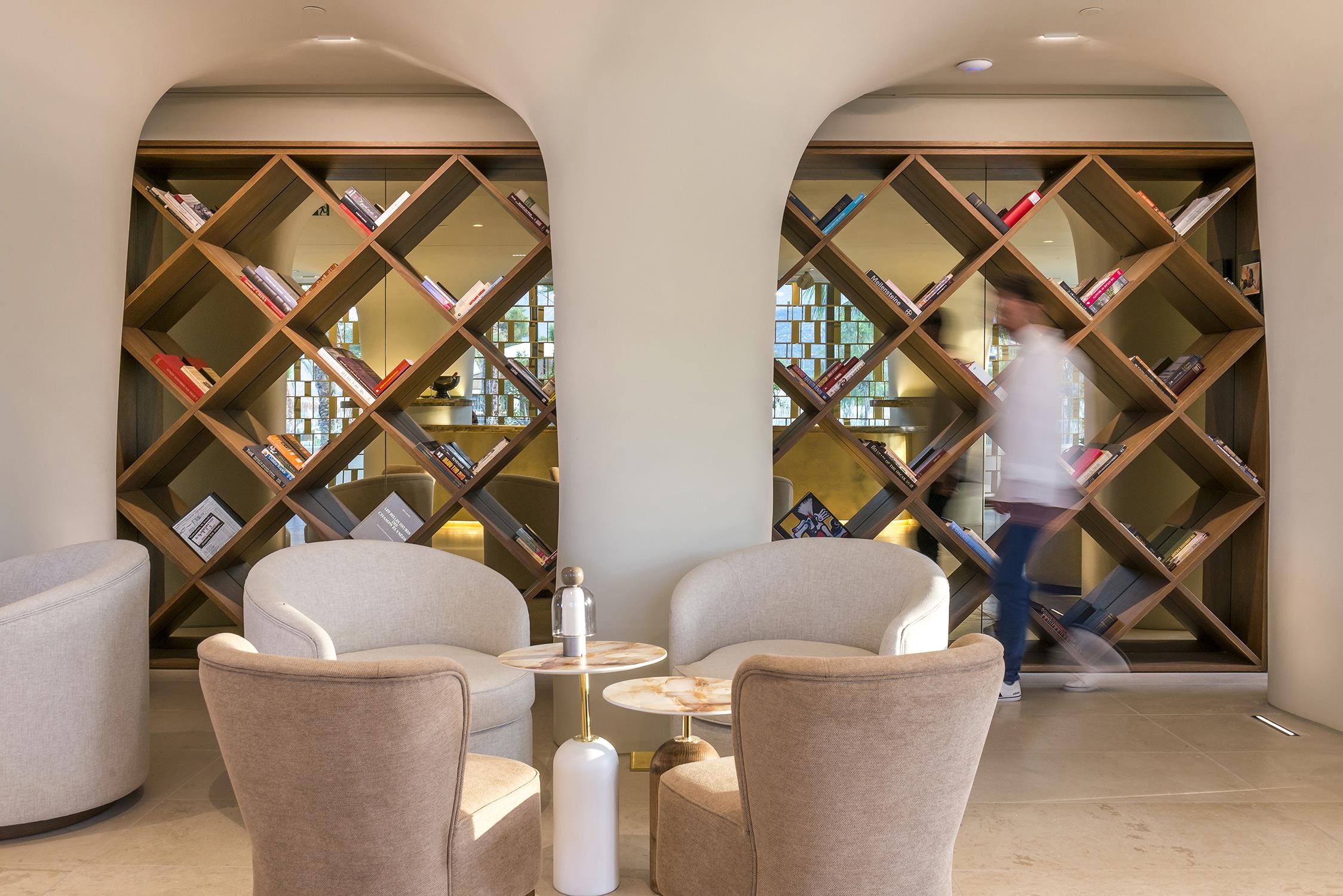 Isla Brown Corinthia, Curio Collection by Hilton 18