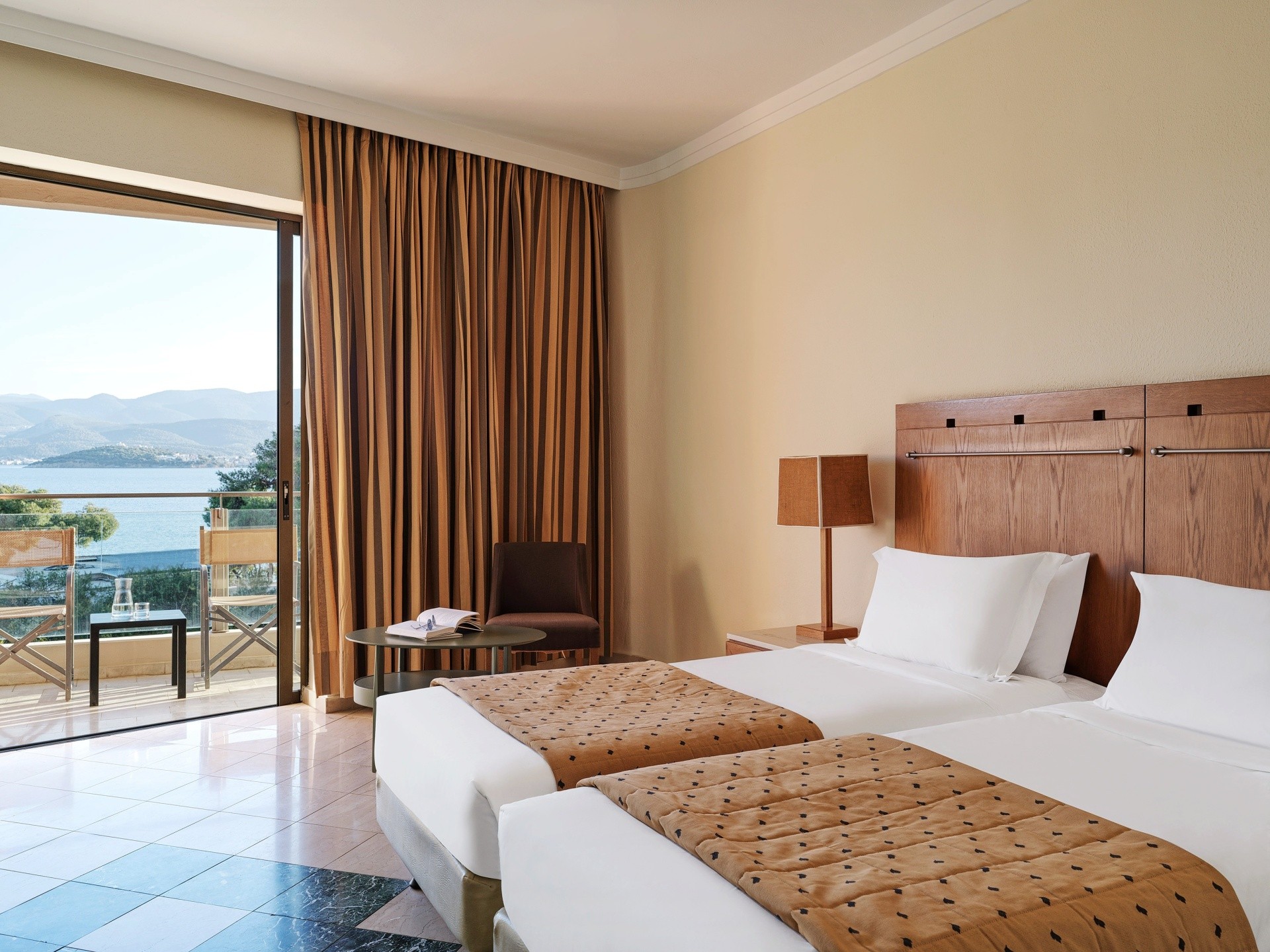 Kalamaki Beach Resort 10