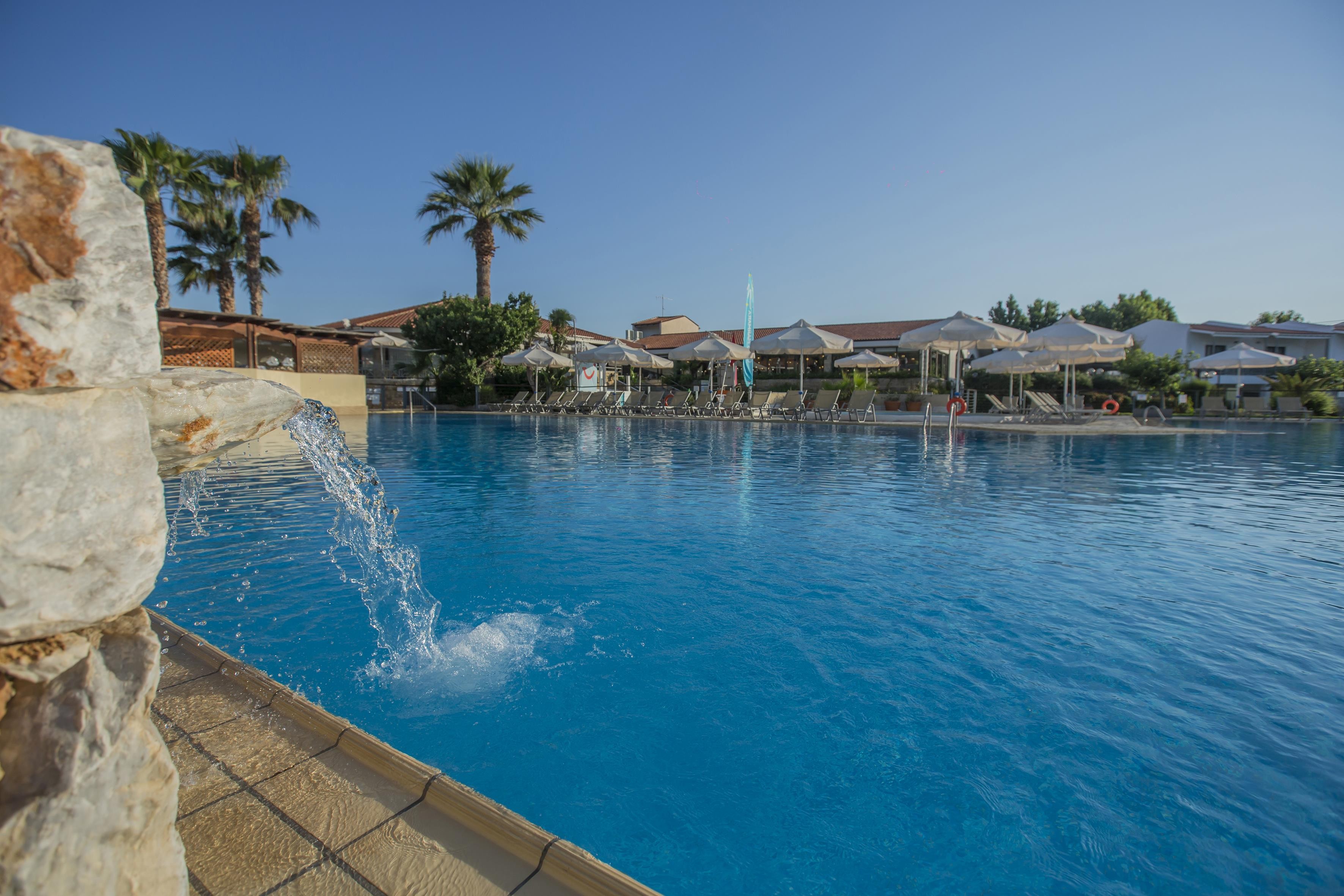 Golden Coast Hotel & Bungalows 14