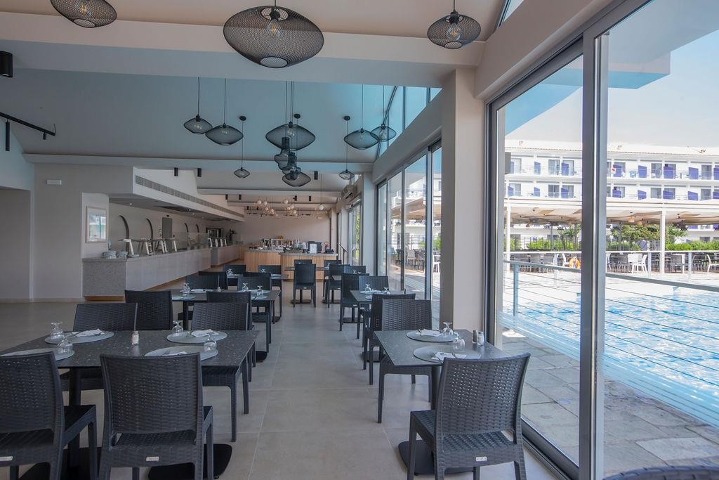 Golden Coast Hotel & Bungalows 22