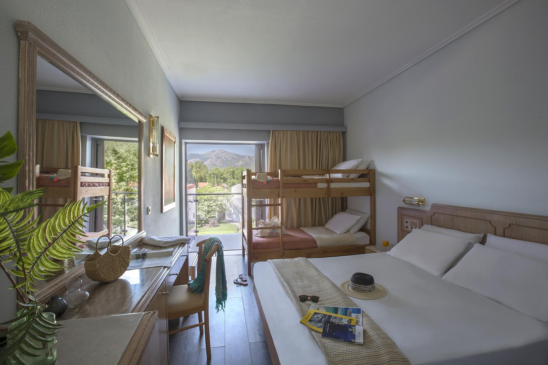 Golden Coast Hotel & Bungalows 8