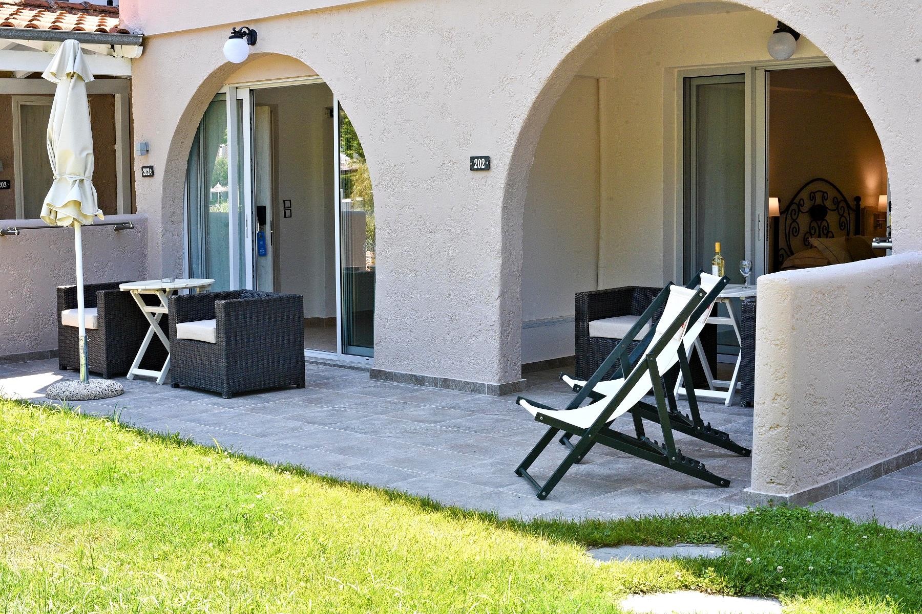 Acrotel Athena Pallas 16