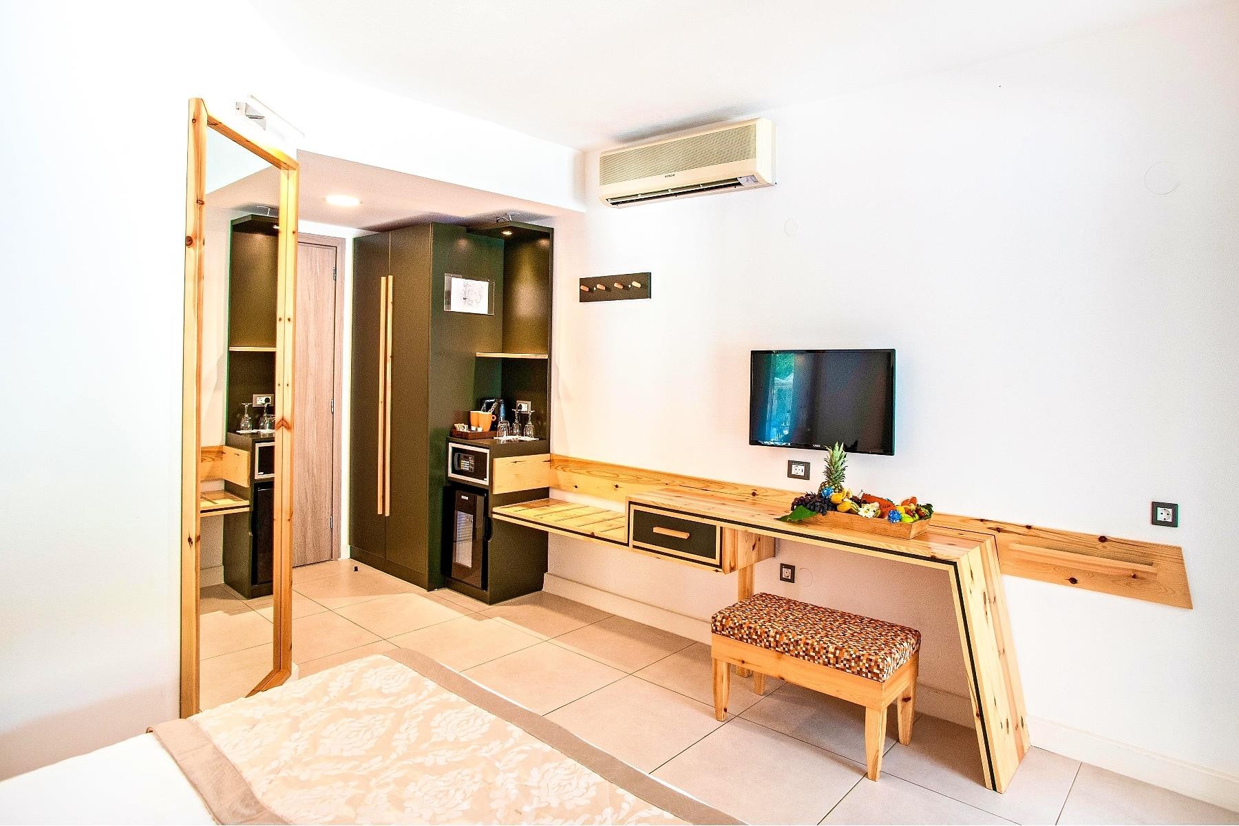 Acrotel Athena Pallas 8