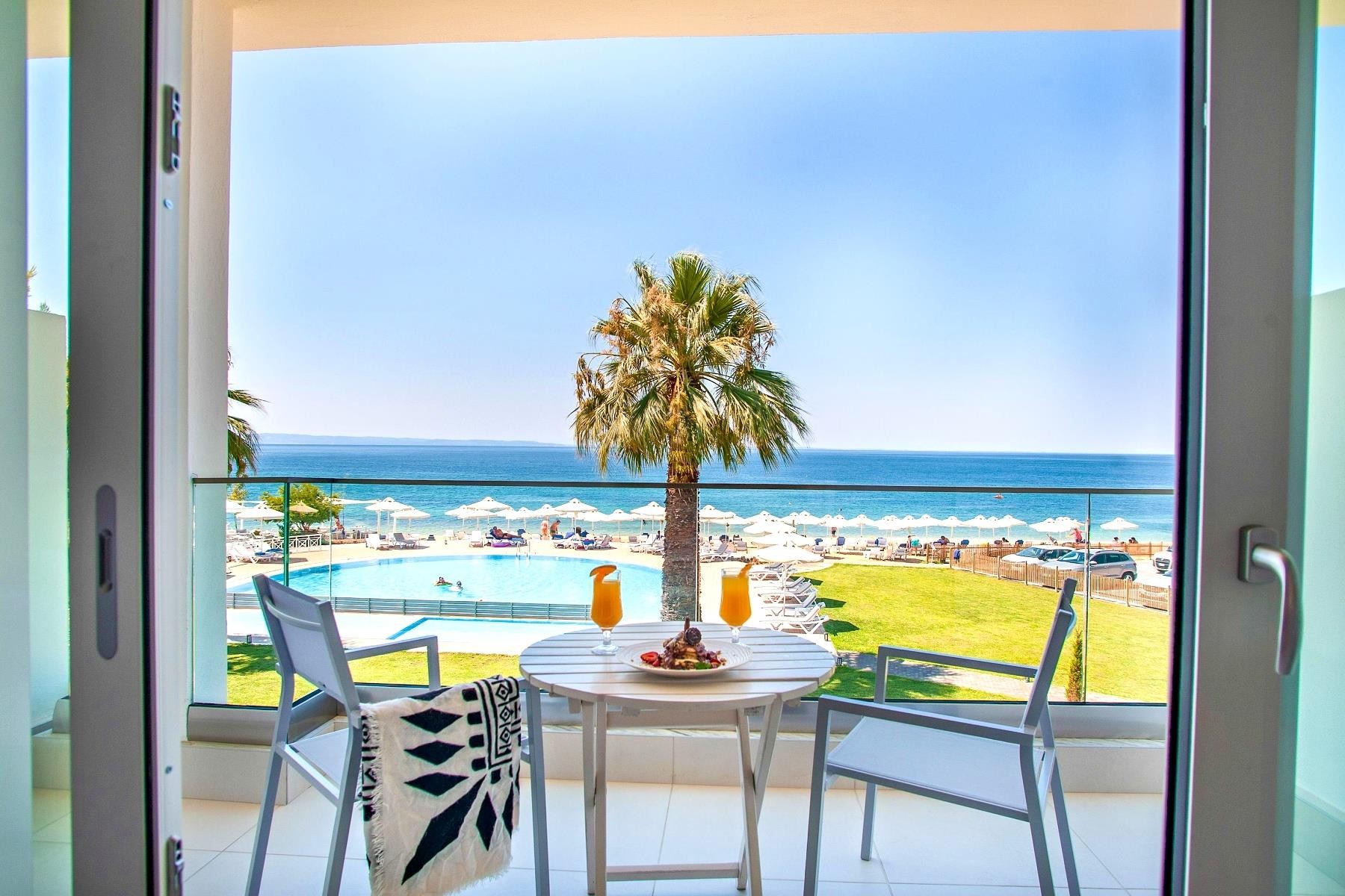 ACROTEL Lily Ann Beach 14