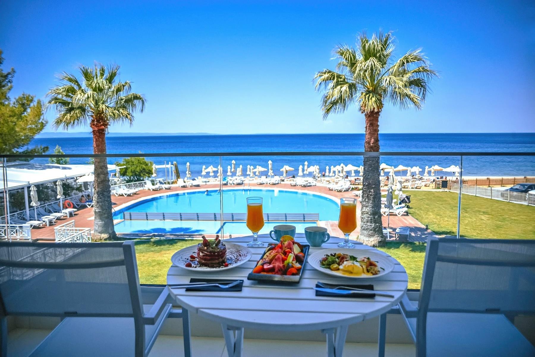 ACROTEL Lily Ann Beach 18