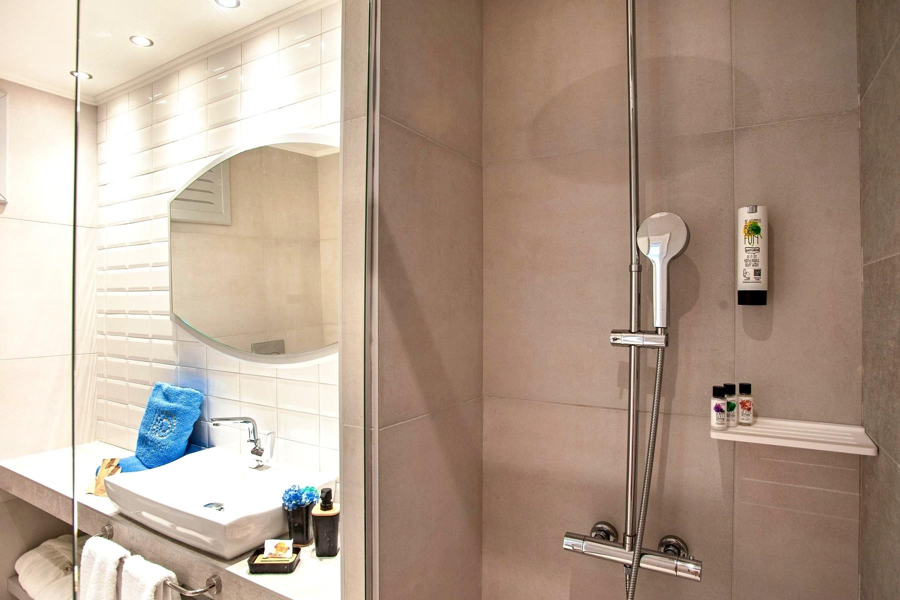 ACROTEL Lily Ann Beach 19