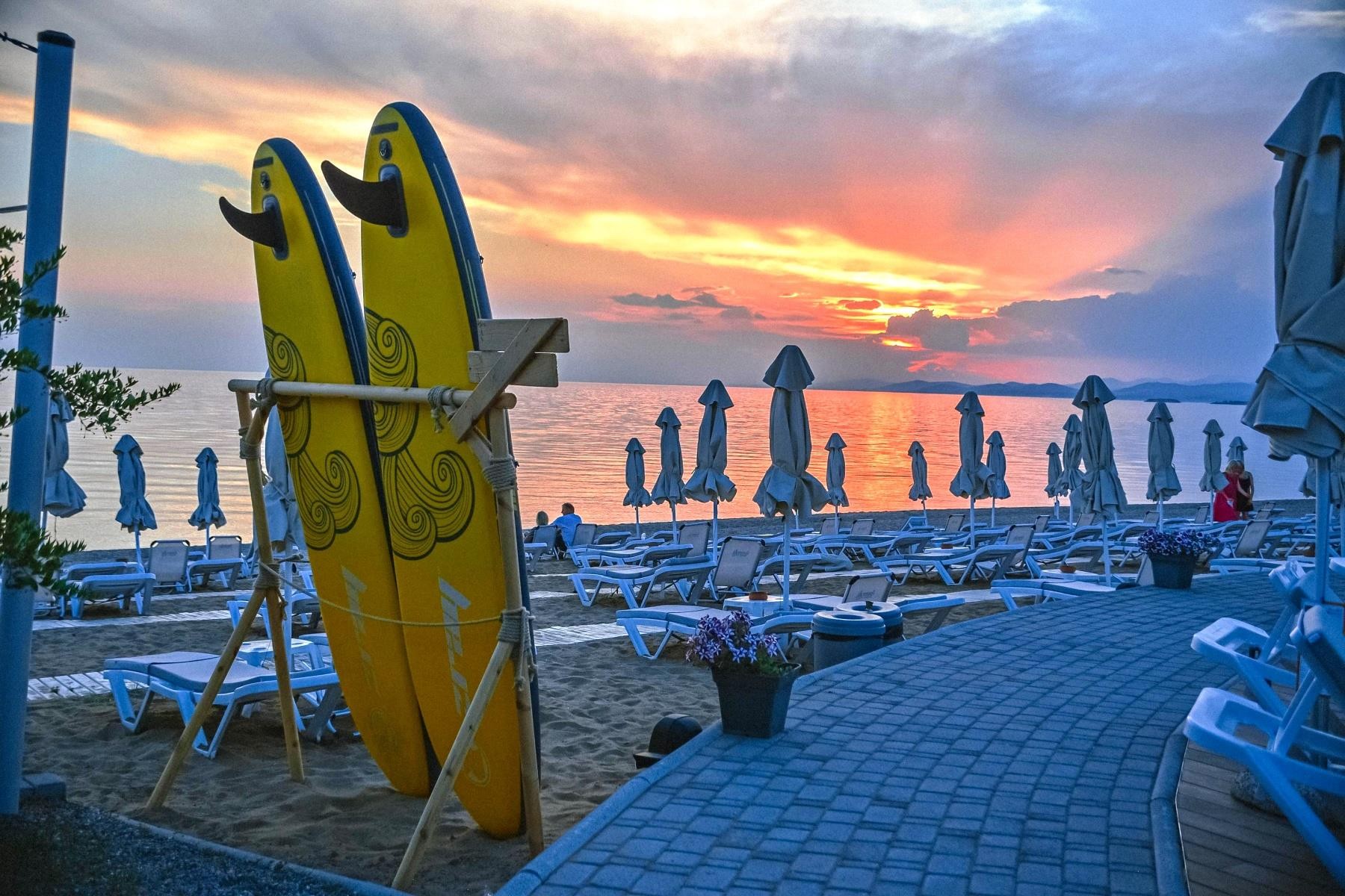 ACROTEL Lily Ann Beach 42