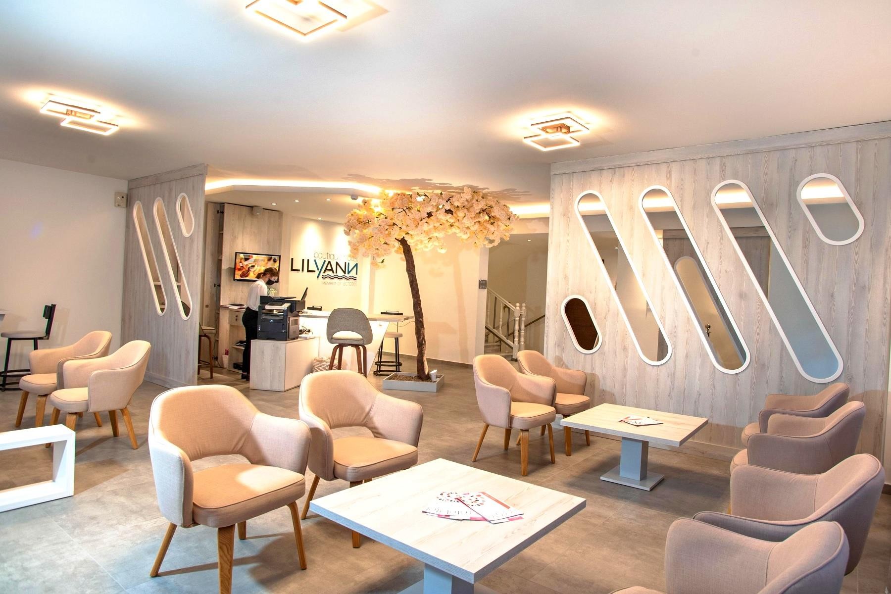 ACROTEL Lily Ann Beach 40