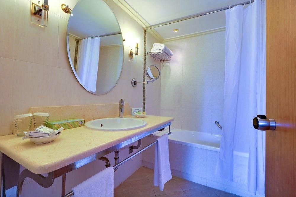 Aegean Melathron Thalasso and Spa 9