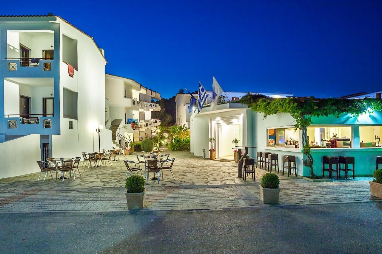 Dolphin Beach Hotel 15