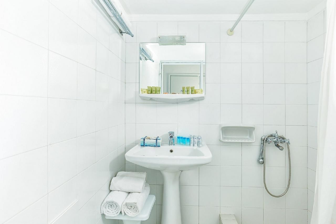 Dolphin Beach Hotel 8