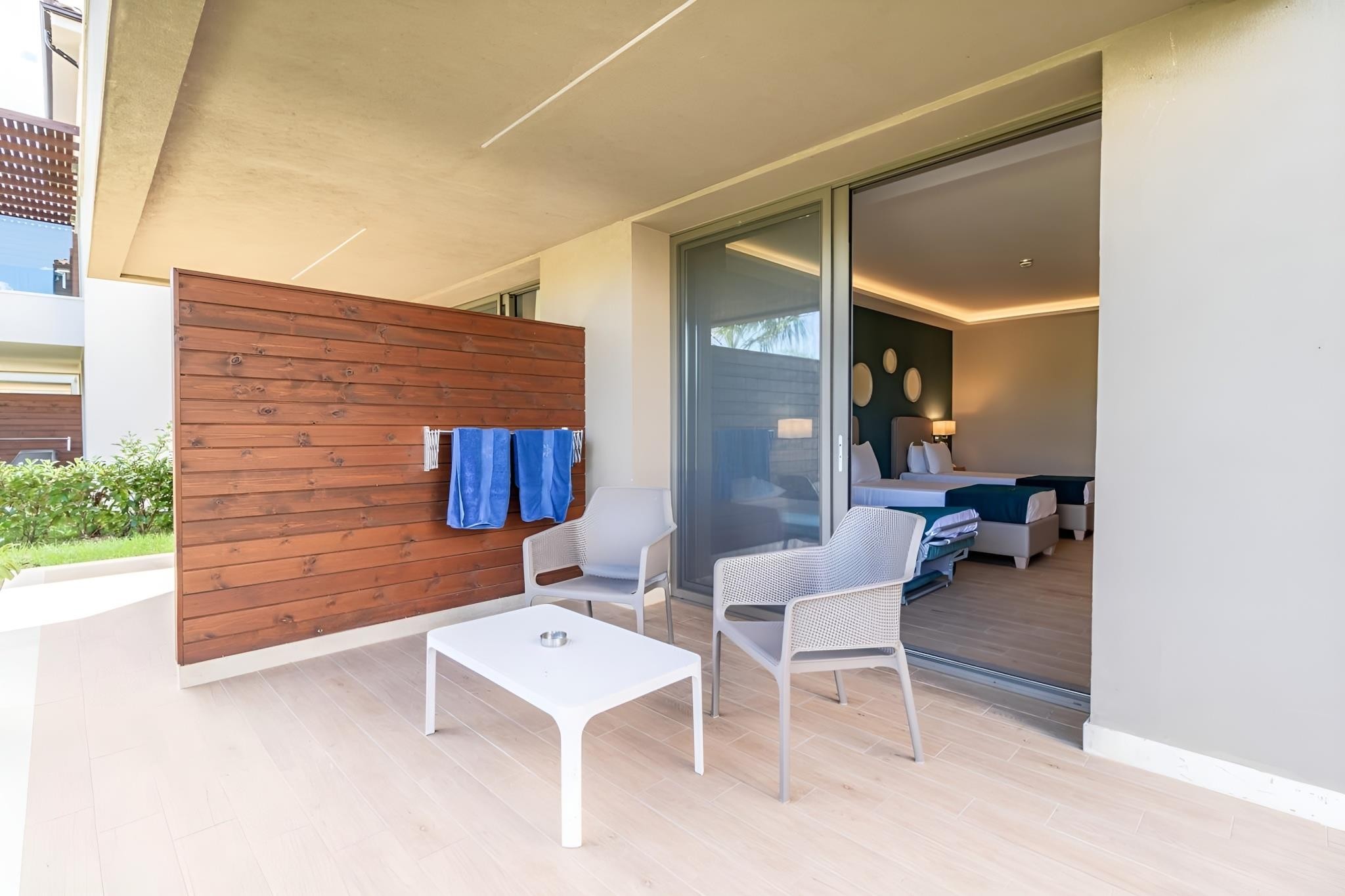 Almyros Beach Resort & spa