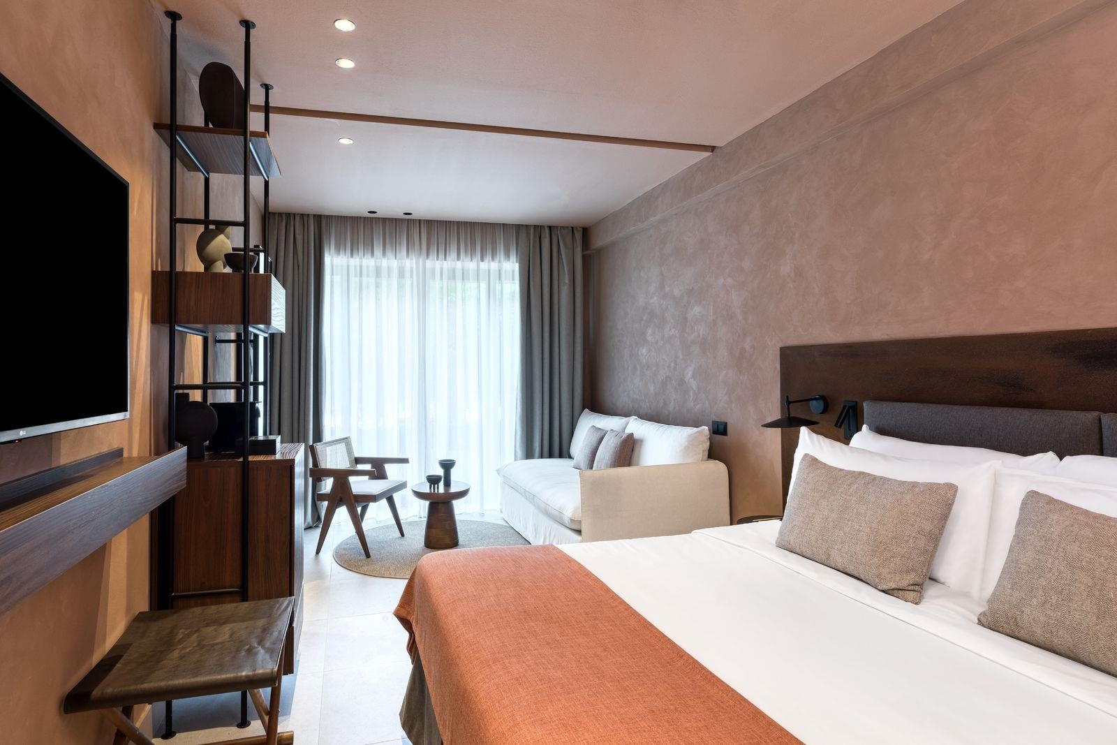 Domes of Corfu, Autograph Collection 17