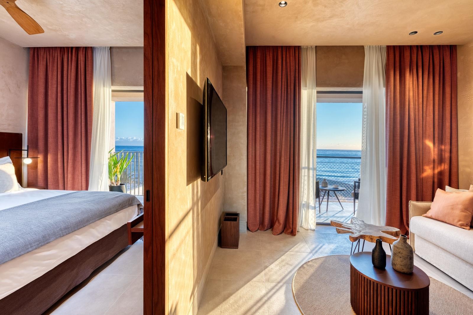 Domes of Corfu, Autograph Collection 22