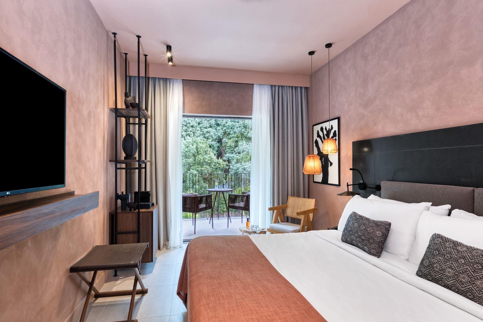 Domes of Corfu, Autograph Collection 16