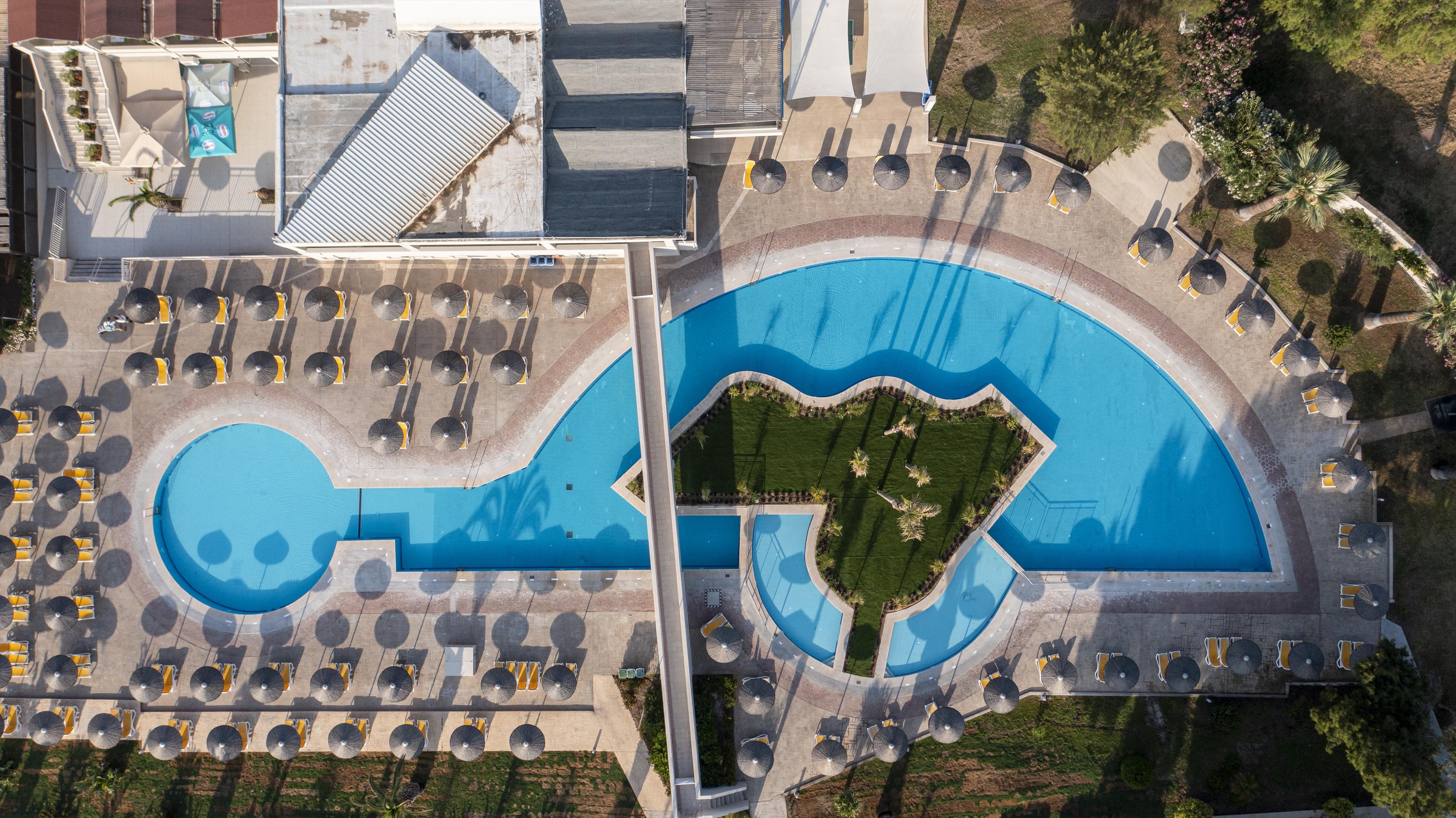 Akti Coast Club