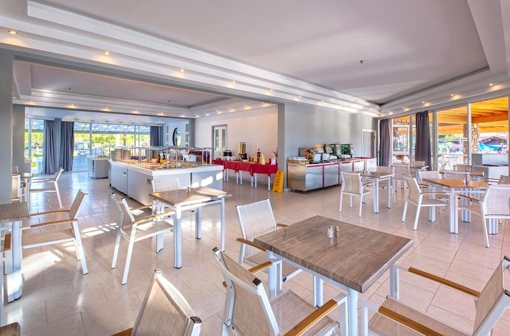 MAREBELLO BEACH RESORT 9