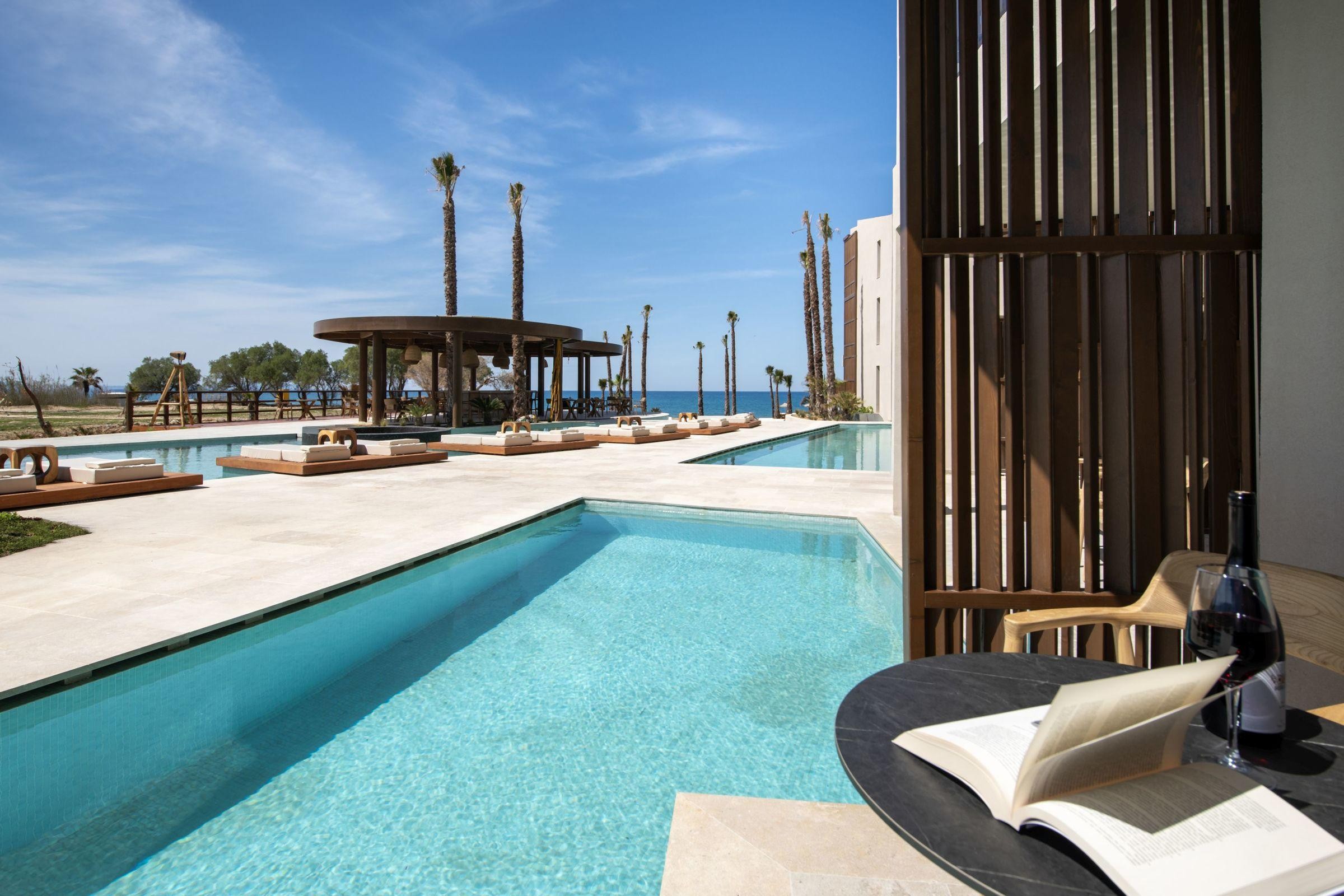 Nalu Resort And Spa 8