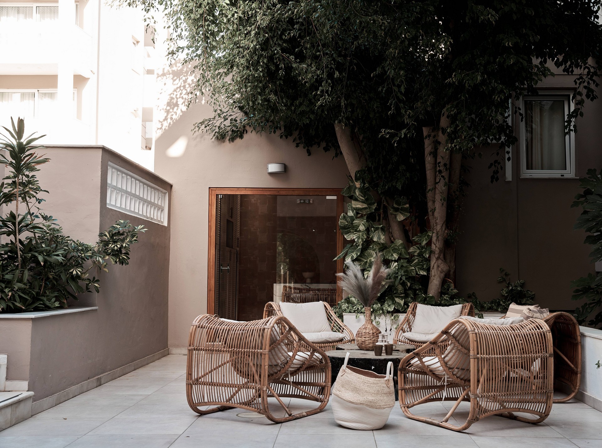 Troulis Apart Hotel 4