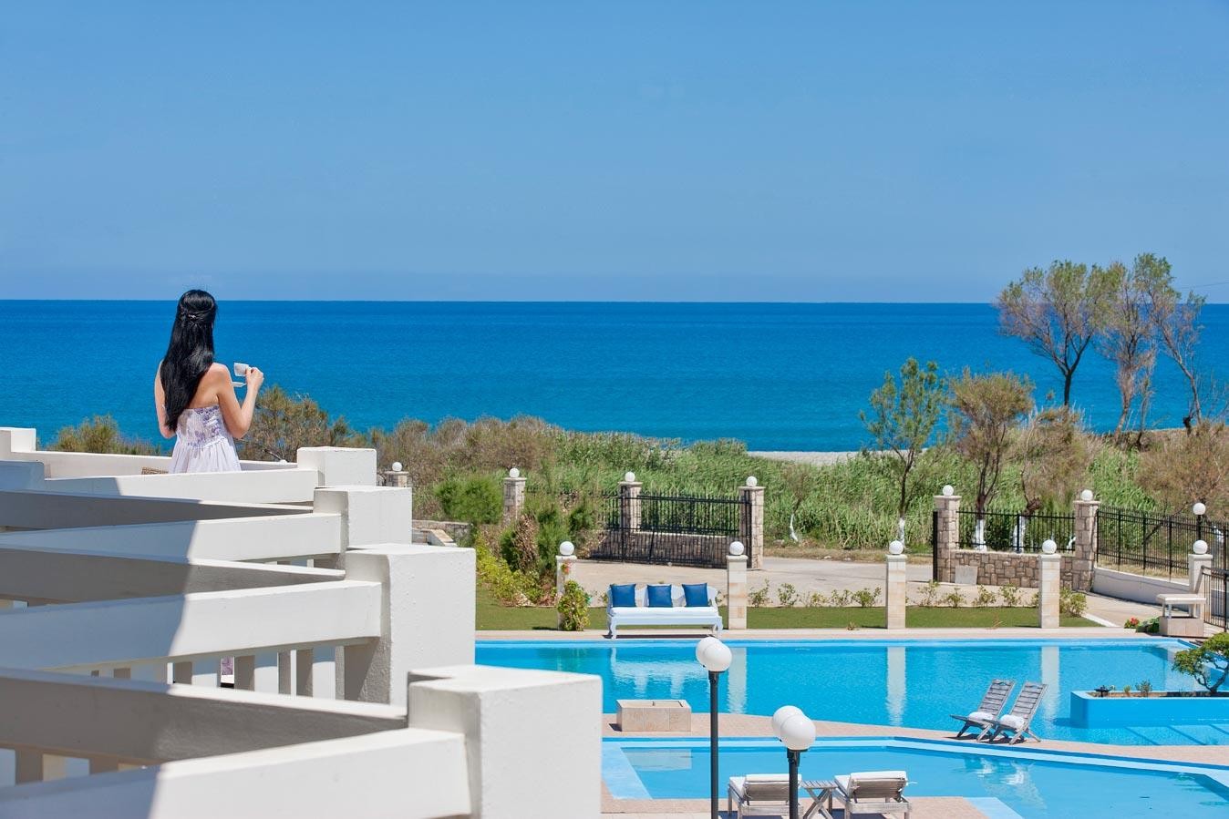 Mrs Chryssana Beach Hotel