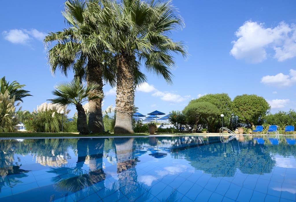 MALIA BAY BEACH HOTEL & BUNGALOWS
