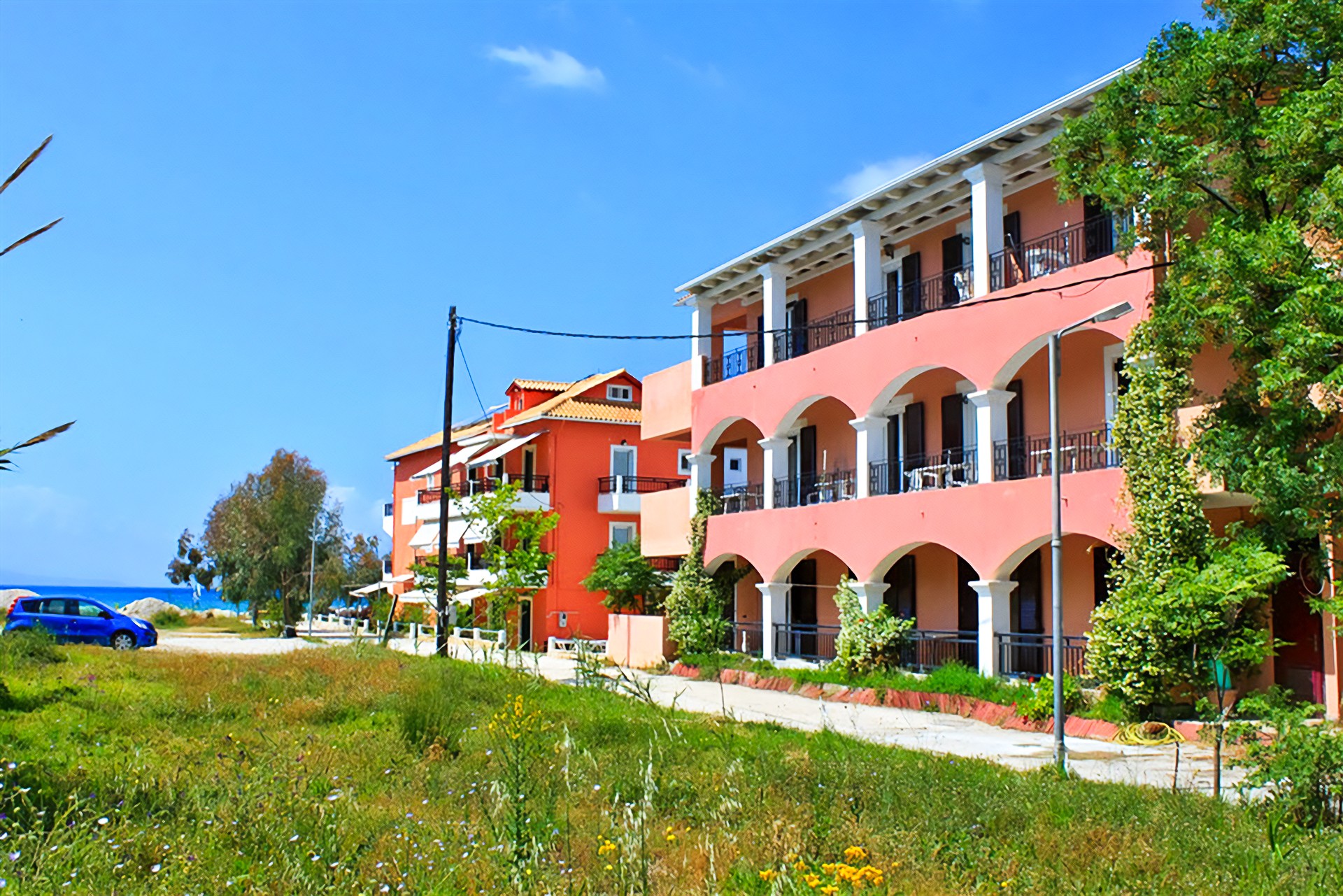 listing card gallery