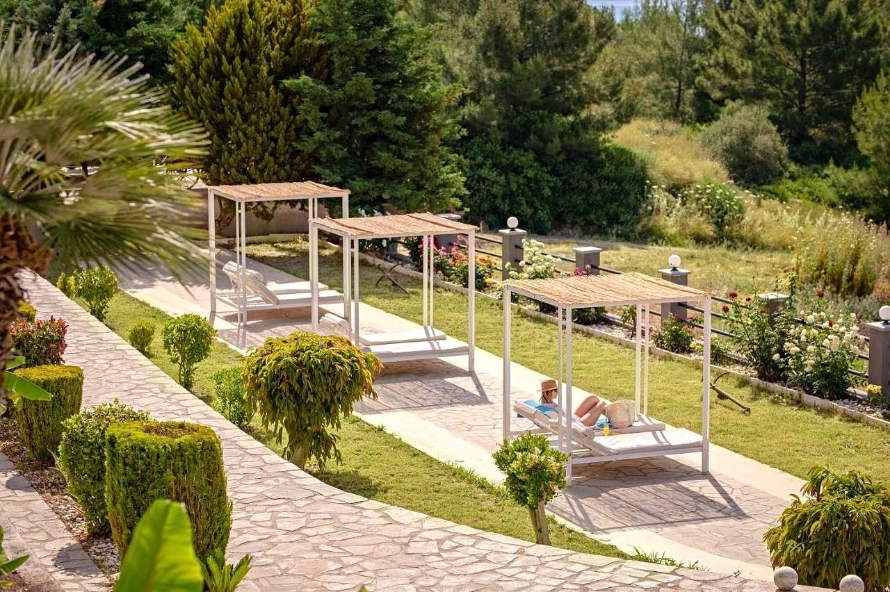 Naftilos Boutique 14