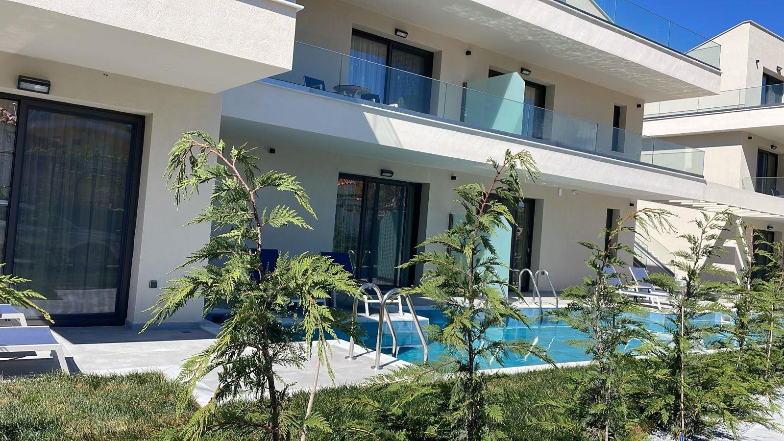 Mediterranean Beach Hotel 20