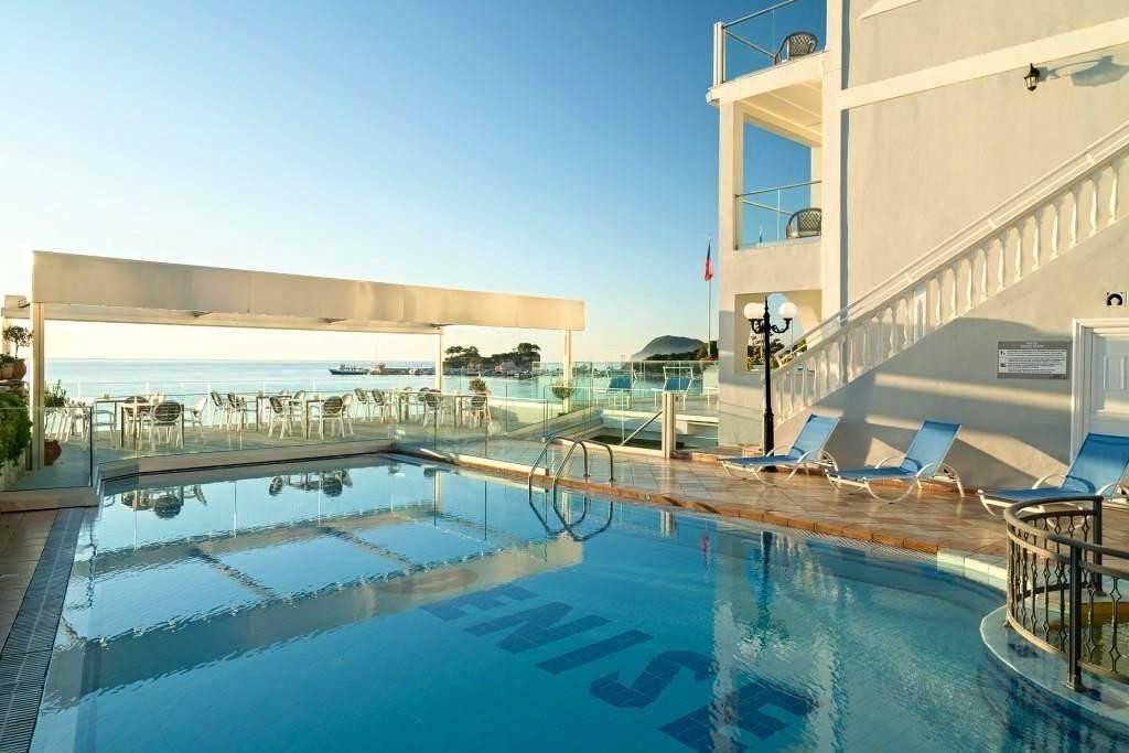 Denise Beach Hotel and Apartaments