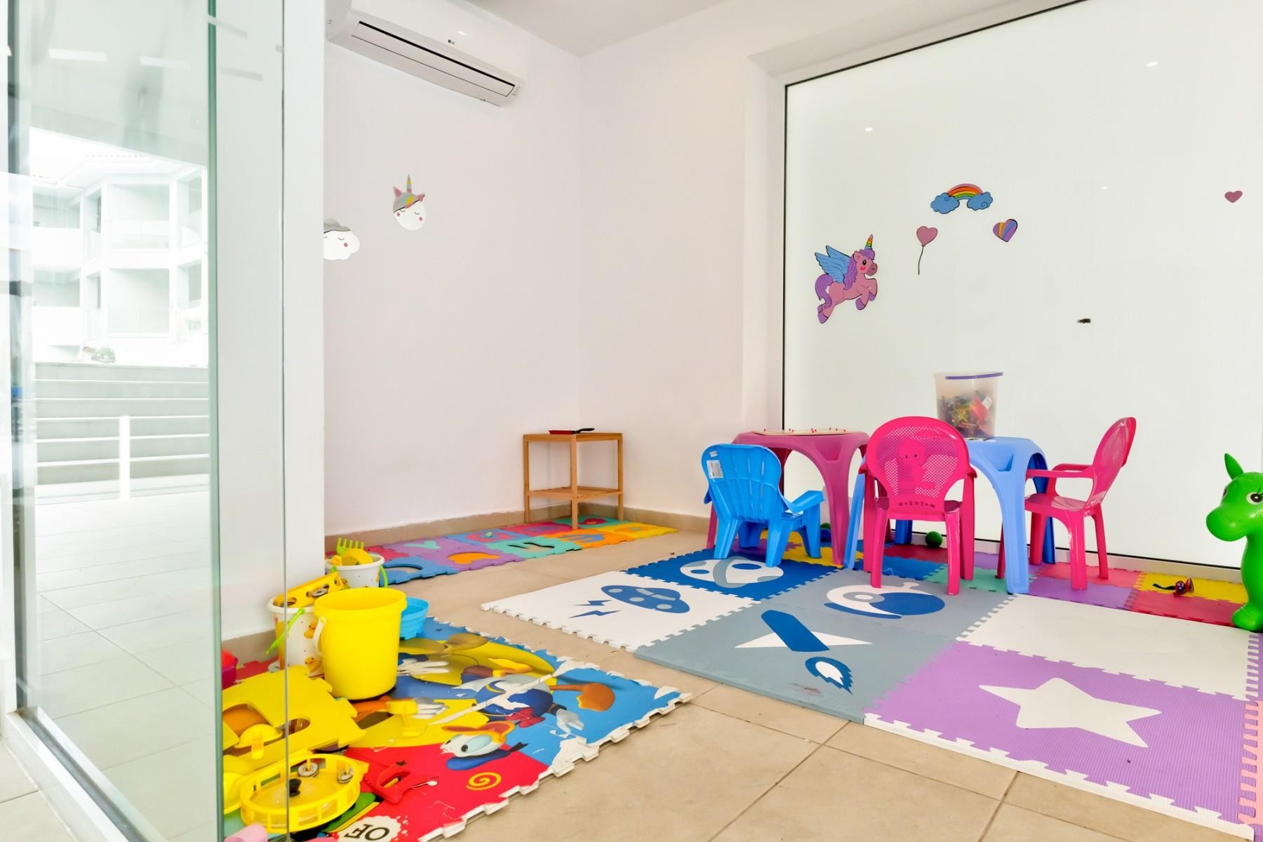 WHITE OLIVE PREMIUM LAGANAS 25