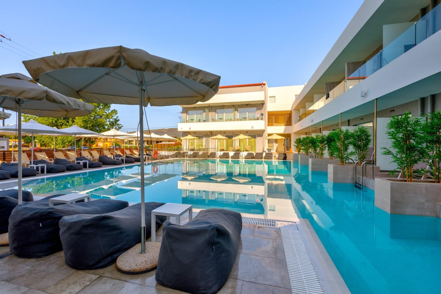 WHITE OLIVE PREMIUM LAGANAS 22